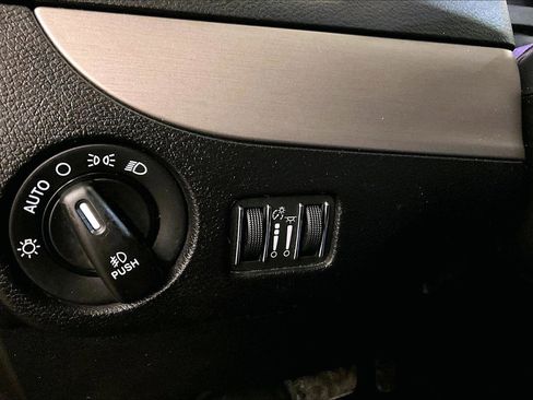 Used 2019 Dodge Grand Caravan GT image 31