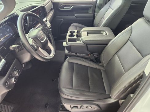Used 2024 GMC Sierra 1500 SLT image 12