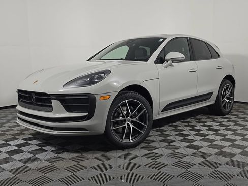 Used 2026 Porsche Macan AWD/4WD image 1