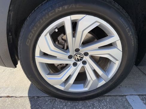 Used 2021 Volkswagen Atlas Cross Sport SEL image 45