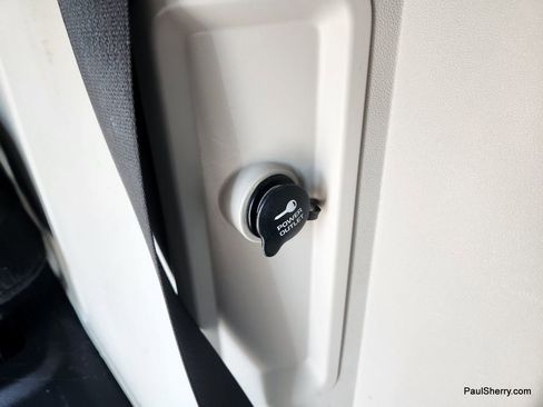 Used 2019 Dodge Grand Caravan SXT image 41