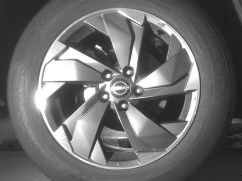 Used 2025 Nissan Rogue SV FWD image 18