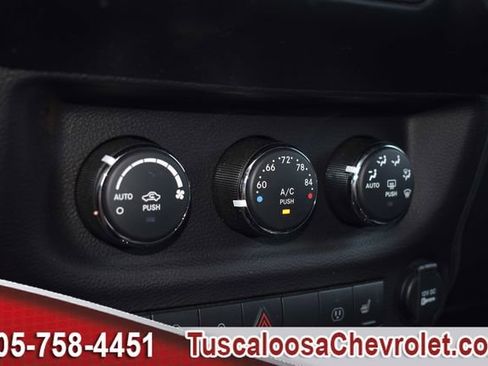 Used 2015 Jeep Wrangler Unlimited Sahara w/ Katzkin Premium Leather Group image 32