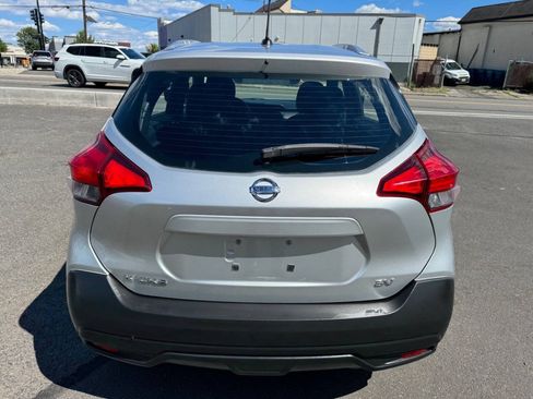 Used 2019 Nissan Kicks SV FWD image 4