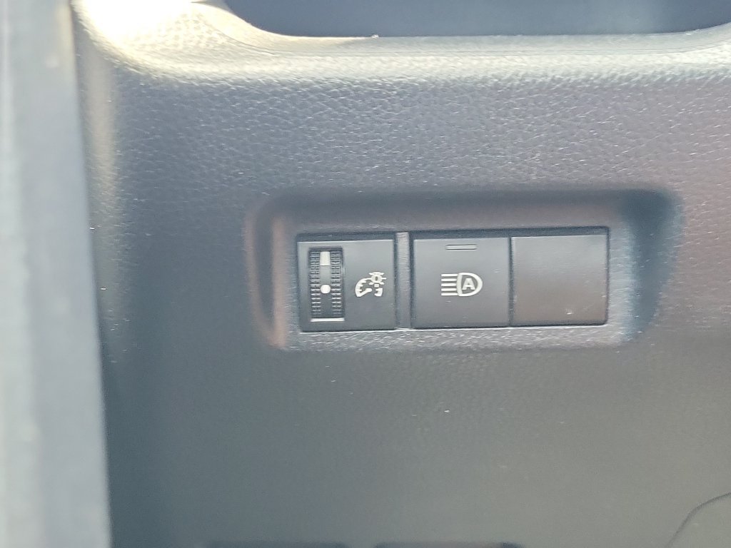 Used 2024 Toyota RAV4 LE AWD/4WD image 29