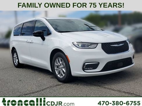 New 2026 Chrysler Pacifica Select FWD image 1