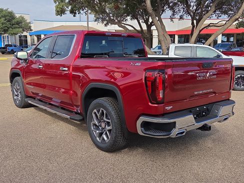 New 2026 GMC Sierra 1500 SLT image 3
