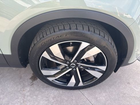 Certified 2023 Volvo XC40 B5 Ultimate AWD/4WD image 14