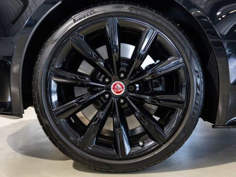 Used 2023 Jaguar F-TYPE R AWD/4WD image 43