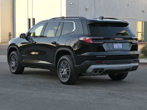 Used 2025 GMC Acadia Elevation image 5