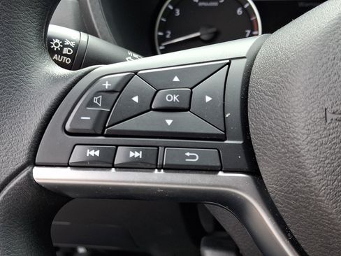 Certified 2023 Nissan Sentra SV FWD image 24