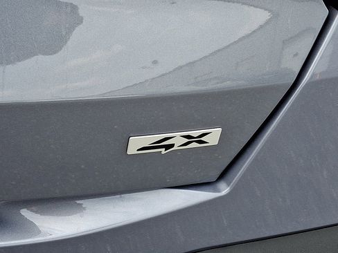 New 2025 Kia Sorento S image 19