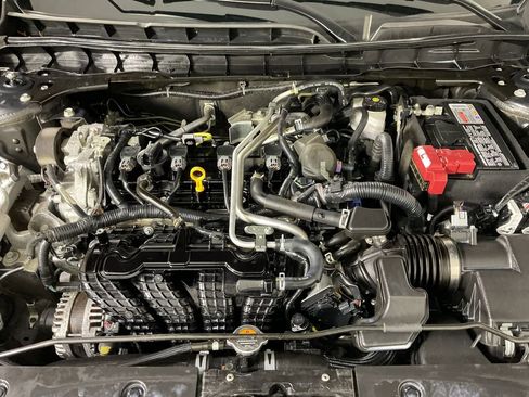 Used 2024 Nissan Altima 2.5 SV AWD/4WD image 25