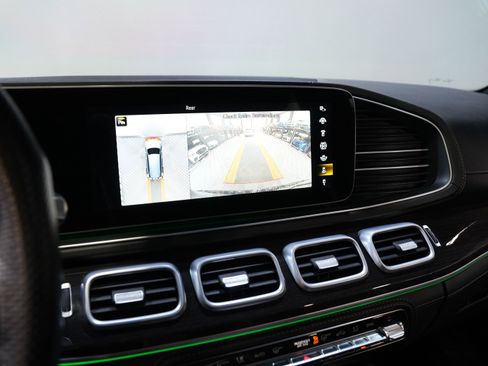 Used 2023 Mercedes-Benz GLS 63 AMG 4MATIC image 44