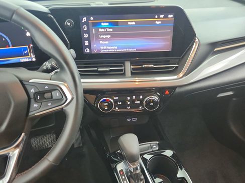 Used 2024 Chevrolet Trax ACTIV FWD image 21