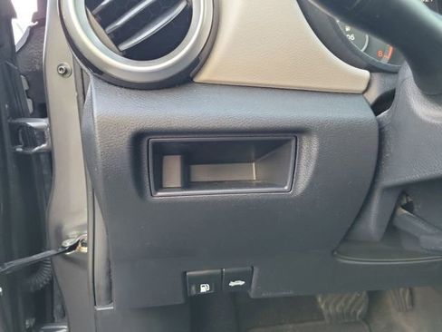 Used 2021 Nissan Versa SV image 15