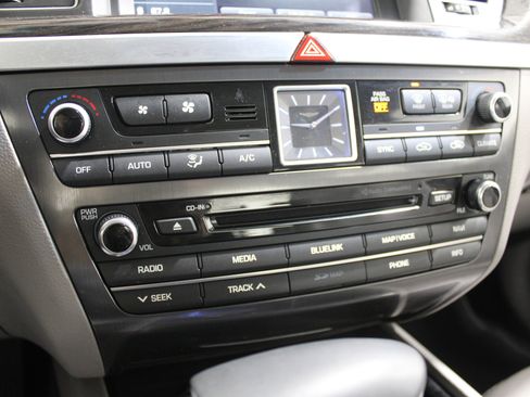 Used 2018 Genesis G80 3.8 w/ Option Group 02 image 16