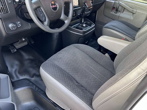 Used 2019 GMC Savana 2500 w/ Driver Convenience Package image 14