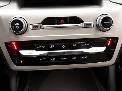 Used 2023 Ford Explorer XLT w/ Equipment Group 202A image 25