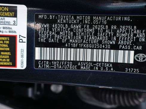 Used 2016 Toyota Camry SE FWD image 40
