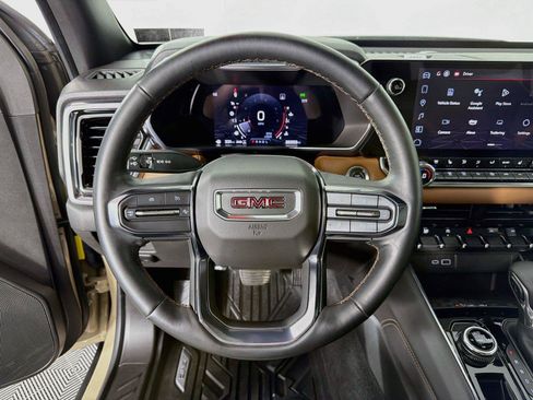 Used 2023 GMC Canyon AT4 w/ AT4 Premium Package AWD/4WD image 3