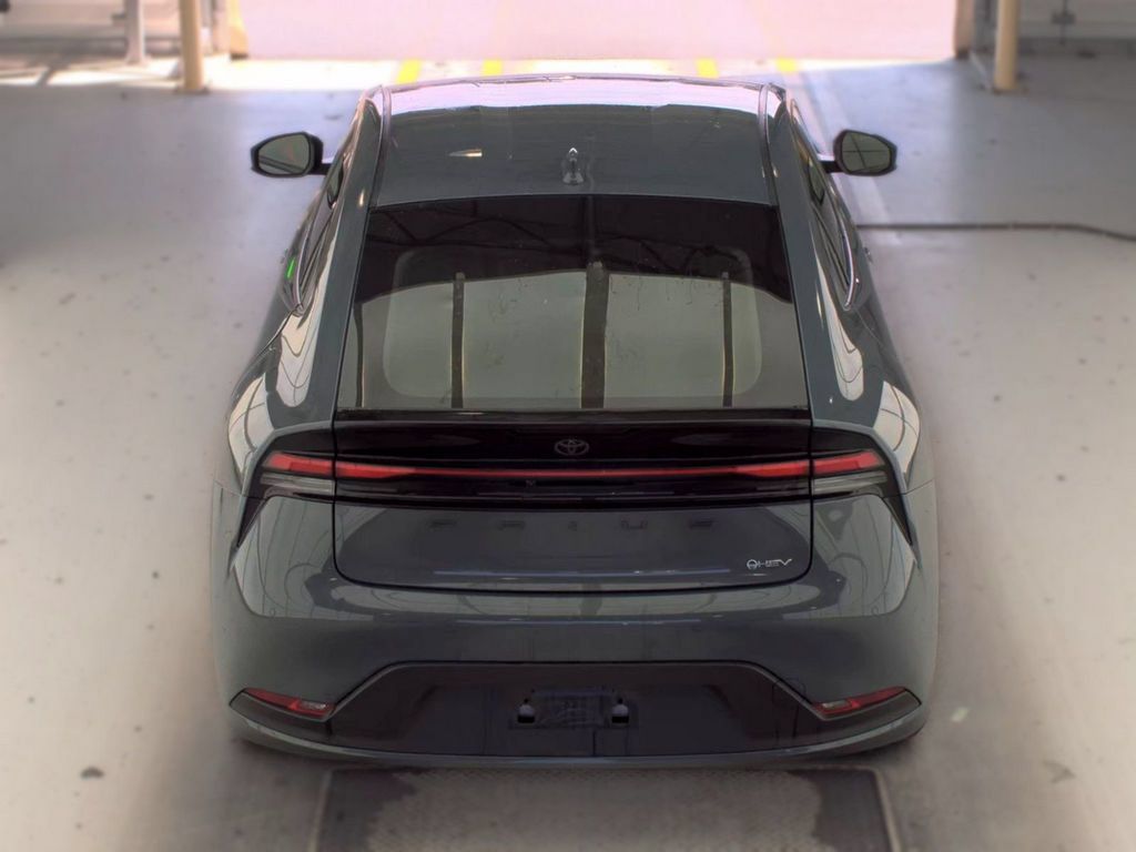 Used 2025 Toyota Prius LE FWD image 3
