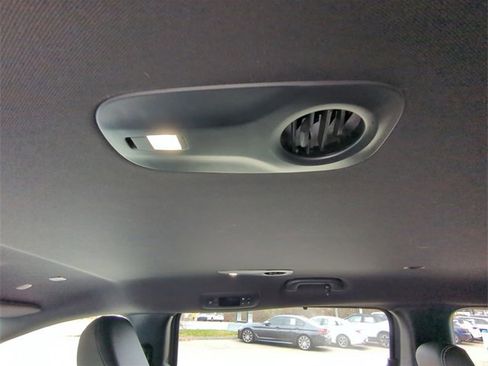 Used 2020 Chrysler Pacifica Touring-L w/ Advanced Safetytec Group image 21