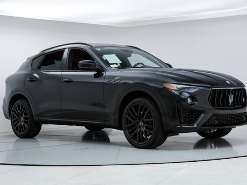Certified 2022 Maserati Levante GT AWD/4WD image 7