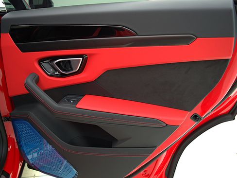 Used 2022 Lamborghini Urus image 58