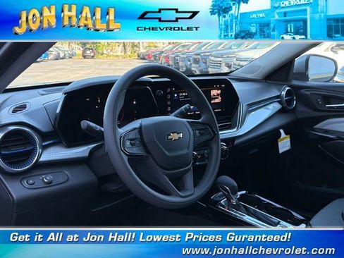 Used 2026 Chevrolet Trax LT image 22
