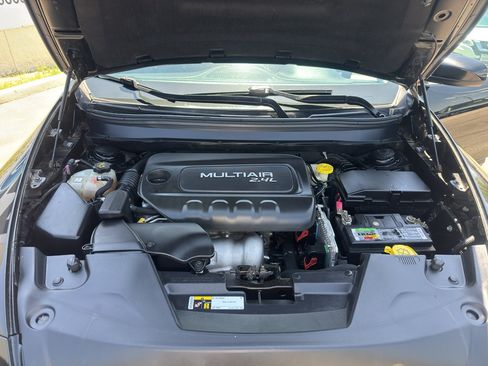 Used 2017 Jeep Cherokee Latitude FWD image 6