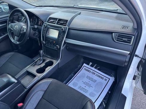 Used 2016 Toyota Camry SE FWD image 13