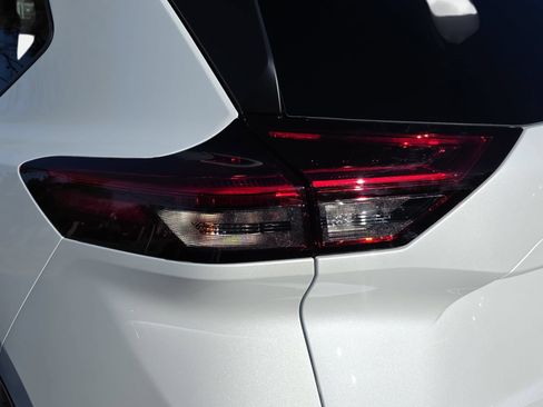 New 2026 Nissan Rogue SV w/ Cold Weather Package FWD image 30