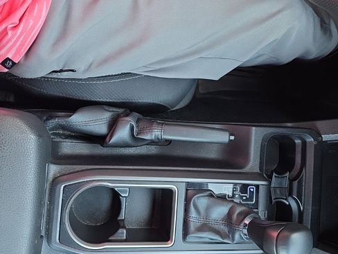 Used 2022 Toyota Tacoma TRD Off-Road image 29