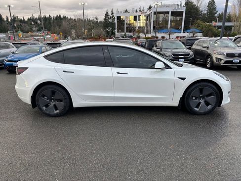 Used 2023 Tesla Model 3 Standard Range image 4