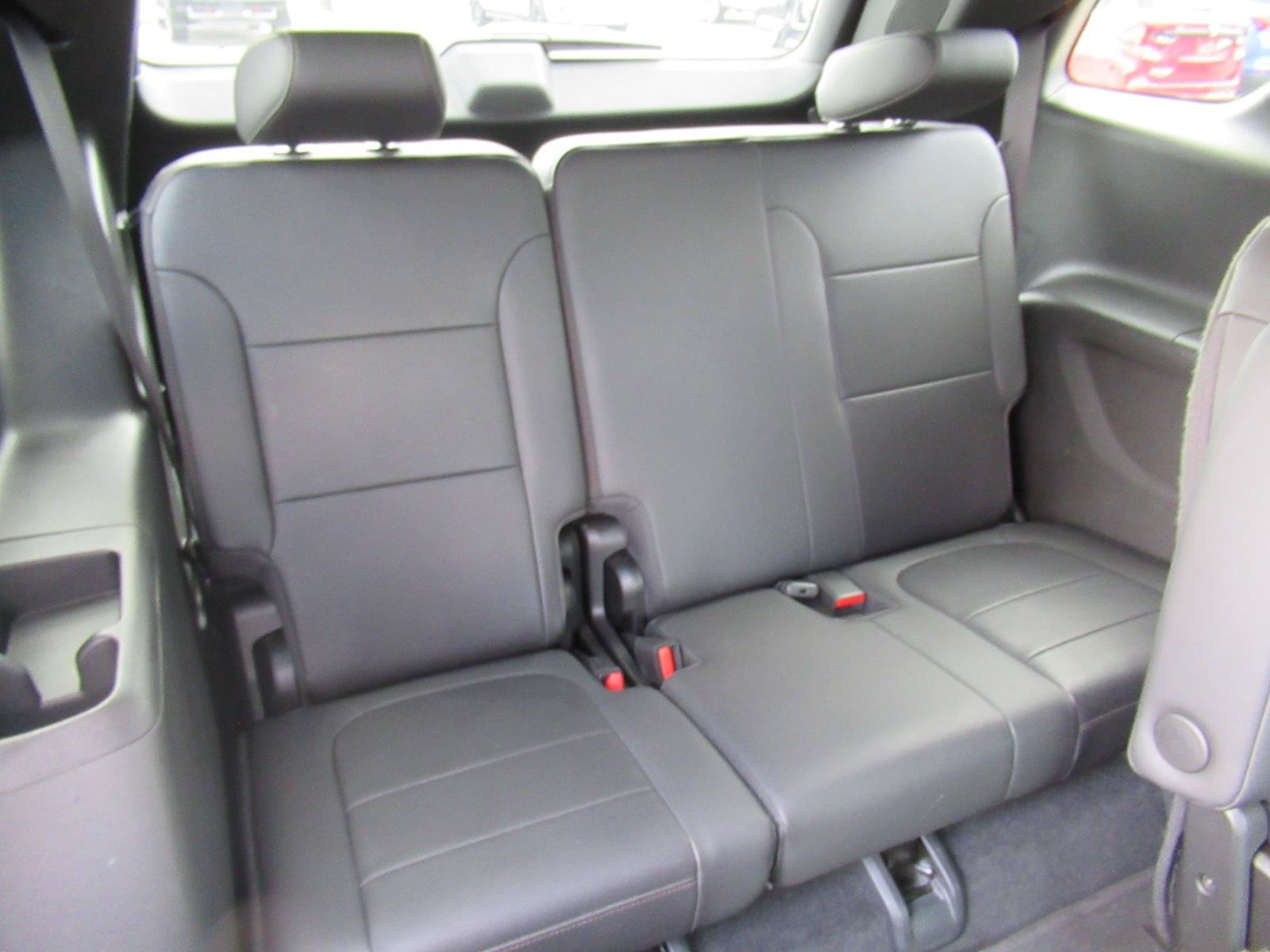 Certified 2023 Chevrolet Traverse High Country FWD image 37