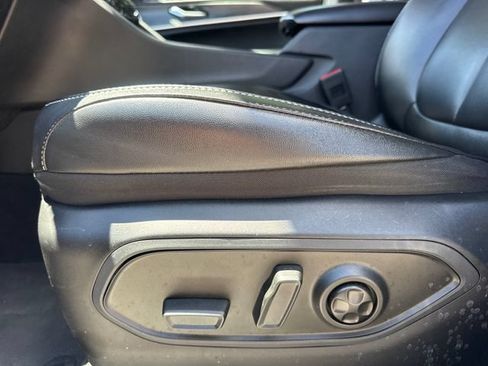 Used 2023 Jeep Grand Cherokee Limited w/ Black Appearance Package AWD/4WD image 14