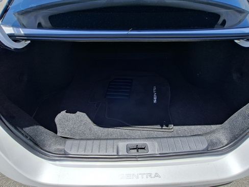 Used 2023 Nissan Sentra SR w/ Midnight Edition Package FWD image 21