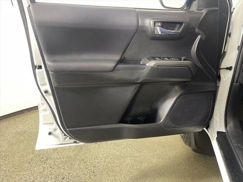 Certified 2023 Toyota Tacoma TRD Off-Road image 17