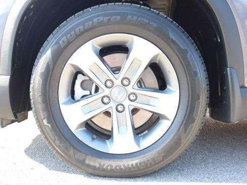Used 2025 Honda Pilot EX-L image 11