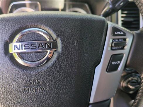 Used 2019 Nissan Titan SL w/ Midnight Edition AWD/4WD image 30
