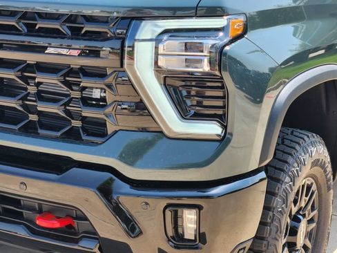 New 2026 Chevrolet Silverado 2500 ZR2 AWD/4WD image 17