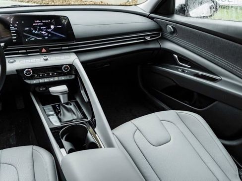 New 2026 Hyundai Elantra Limited FWD image 23