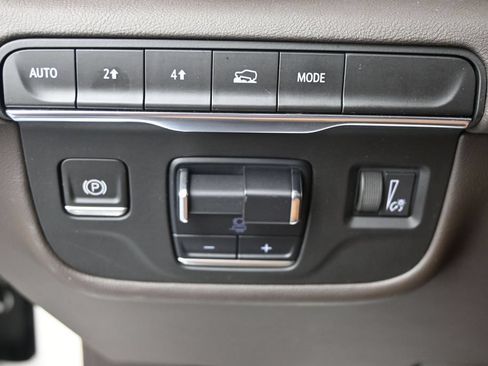 Used 2021 Cadillac Escalade Sport AWD/4WD image 18
