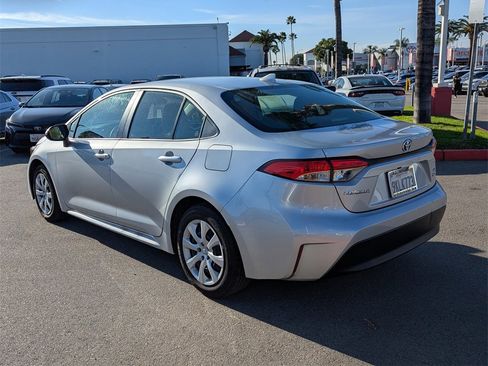 Certified 2025 Toyota Corolla LE image 4