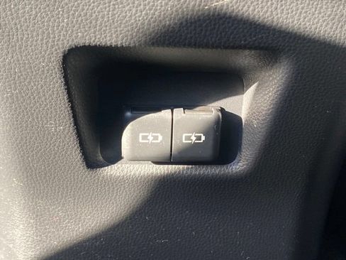 Certified 2022 Toyota RAV4 XLE Premium AWD/4WD image 27