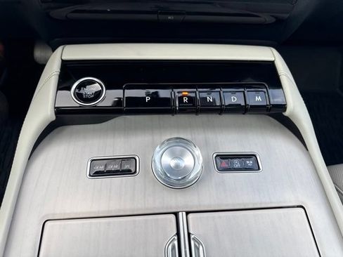 Used 2025 Lincoln Navigator Reserve AWD/4WD image 30
