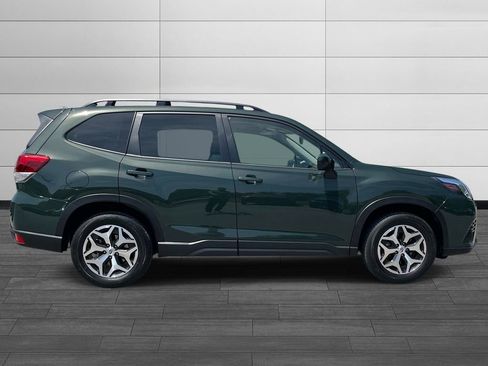 Certified 2023 Subaru Forester Premium AWD/4WD image 2