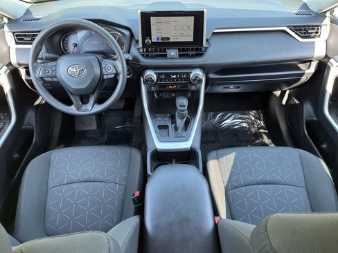 Used 2025 Toyota RAV4 XLE FWD image 9
