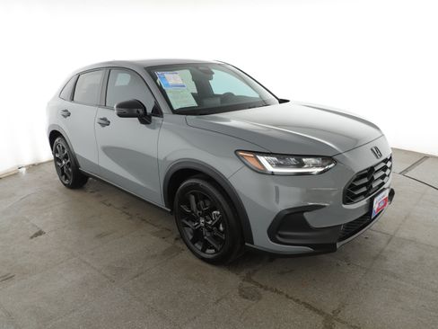 Used 2025 Honda HR-V Sport image 3
